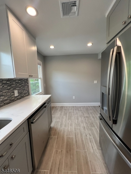 20 Van Dyke Pl 2