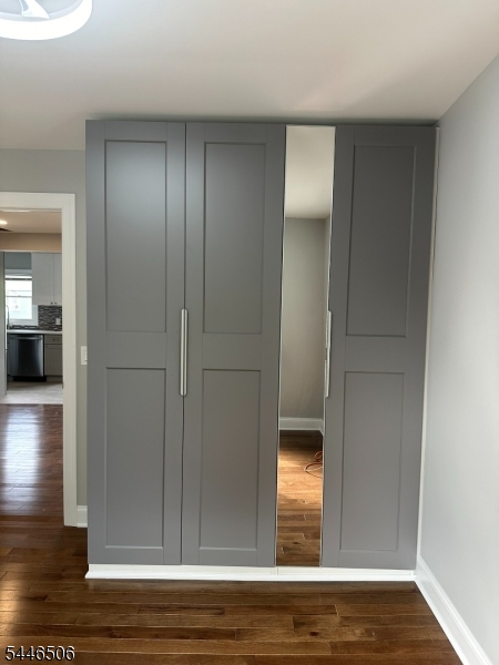 20 Van Dyke Pl 2