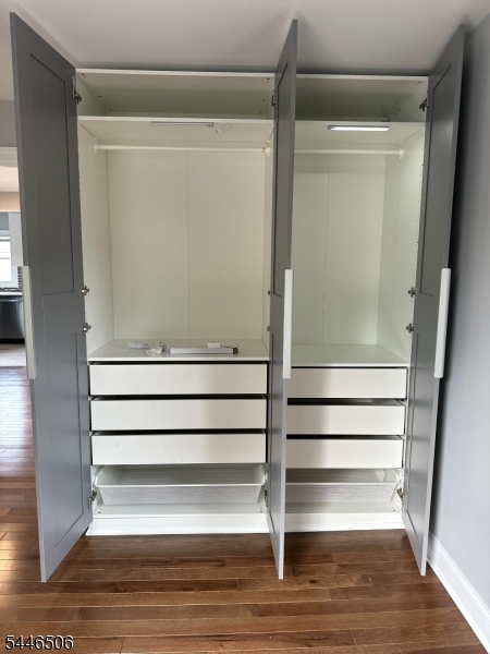 20 Van Dyke Pl 2