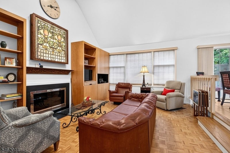 6 Palmer Ct