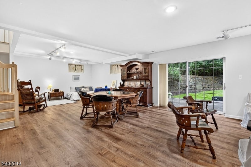 6 Palmer Ct