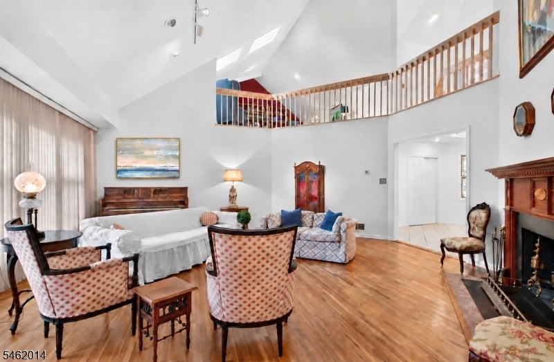 6 Palmer Ct