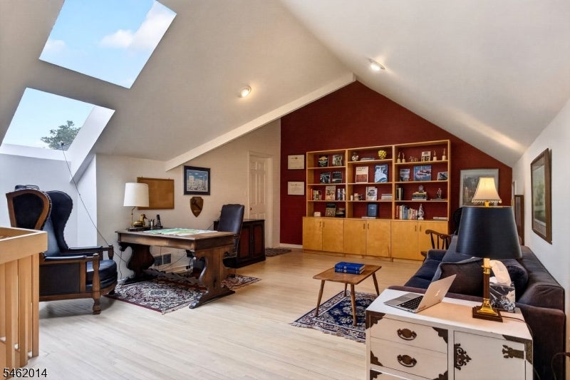 6 Palmer Ct