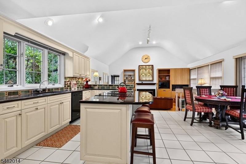 6 Palmer Ct