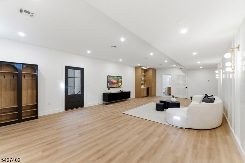 43 Orchard Rd