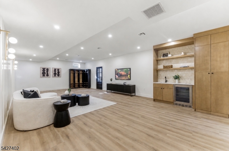 43 Orchard Rd