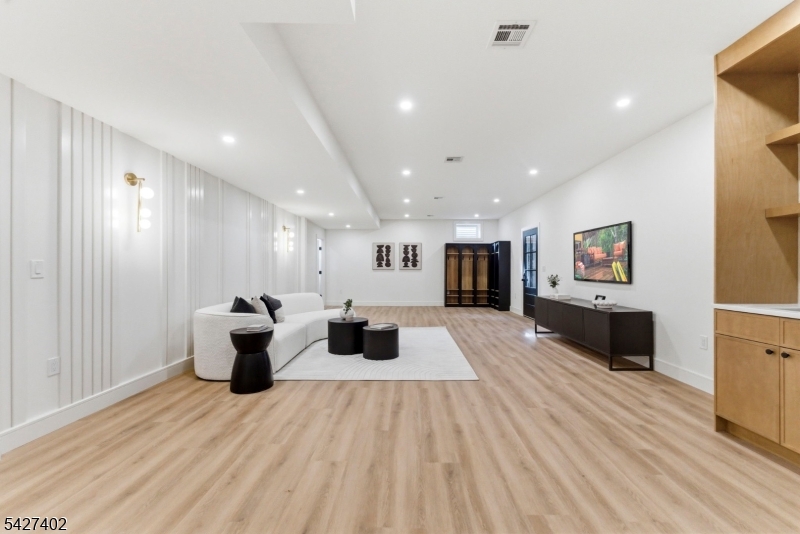 43 Orchard Rd