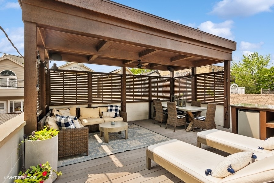 2021 W MOFFAT Street