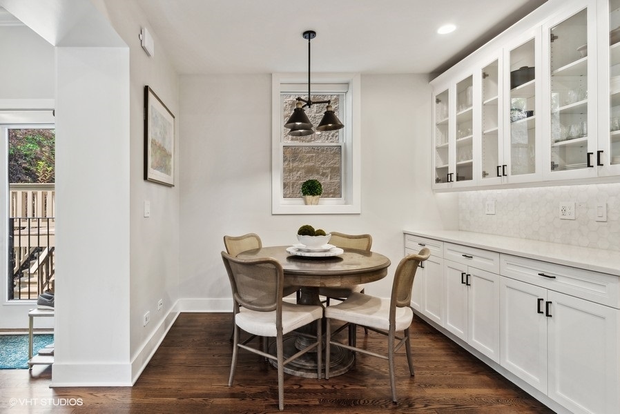 2021 W MOFFAT Street