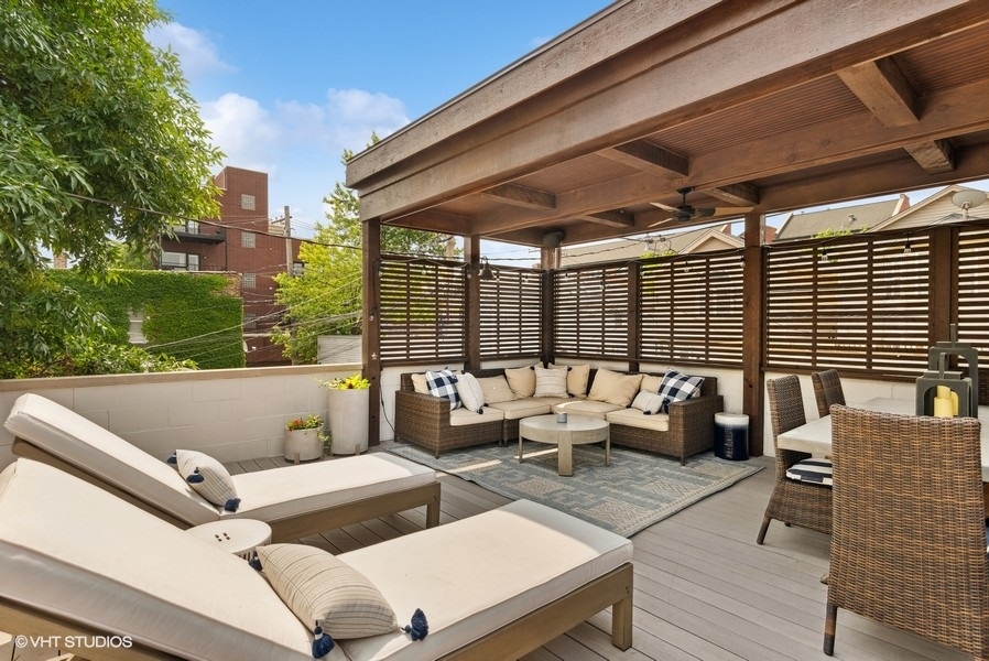 2021 W MOFFAT Street