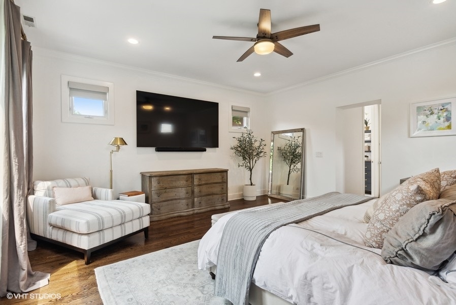 2021 W MOFFAT Street