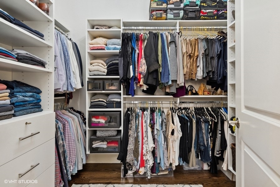 2021 W MOFFAT Street