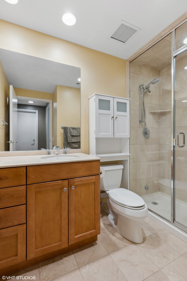 600 N Lake Shore Drive Unit: 1003