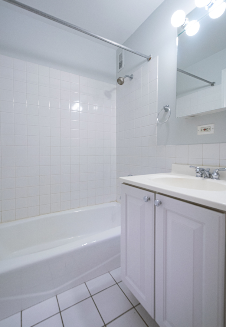 900 W FULLERTON Avenue Unit: 3D