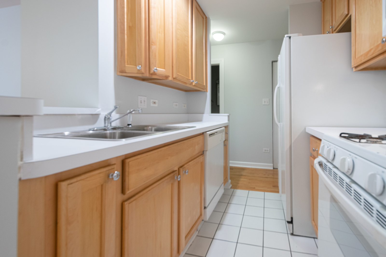 900 W FULLERTON Avenue Unit: 3D