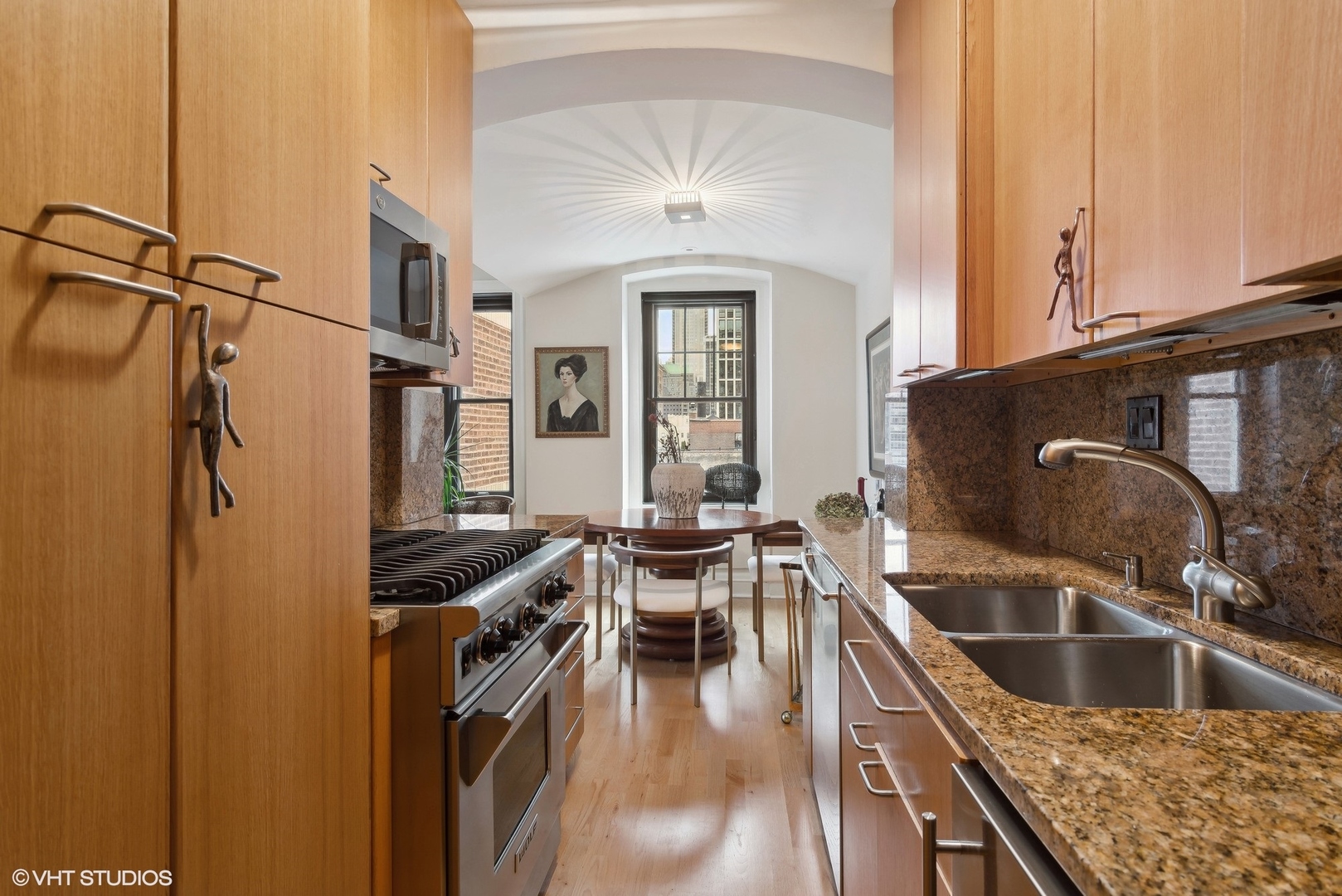 1255 N STATE Parkway Unit: 9J