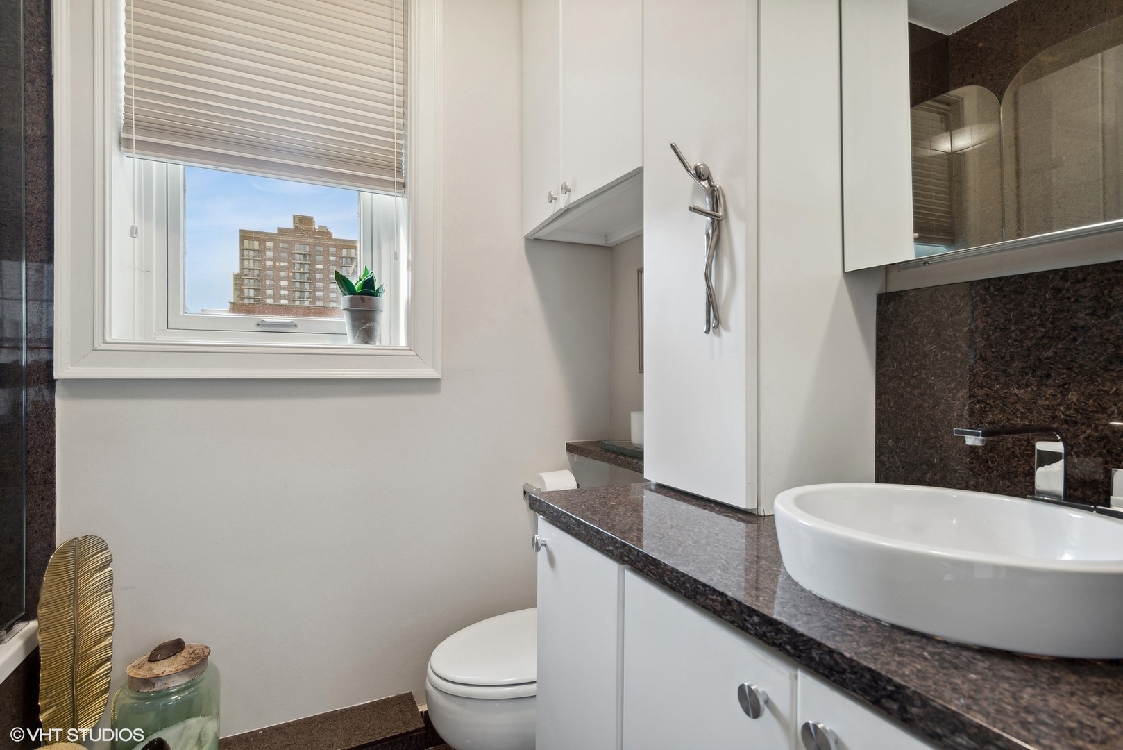 1255 N STATE Parkway Unit: 9J