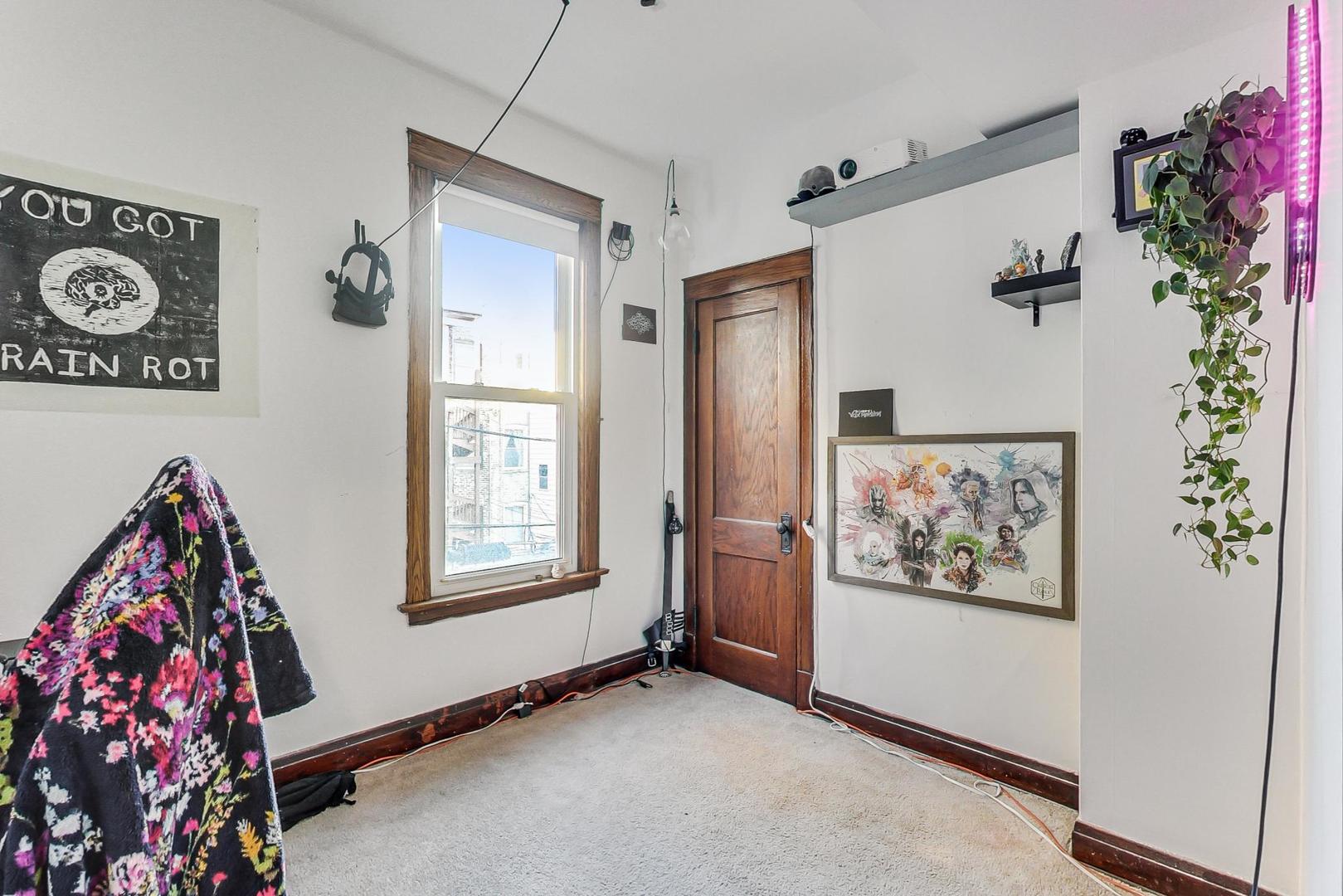 2745 N Whipple Street