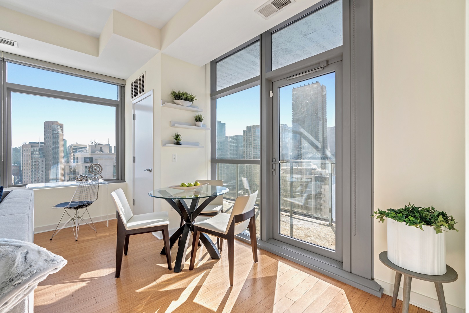 303 W Ohio Street Unit: 2903