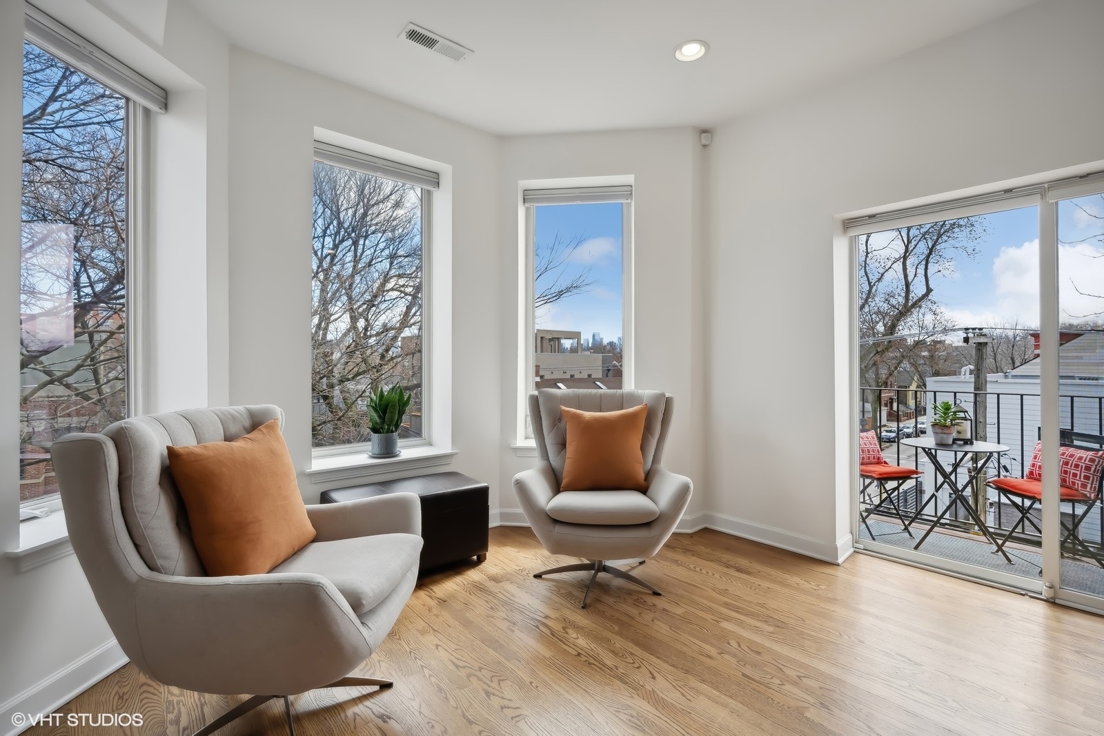 1712 N Wood Street Unit: 3E