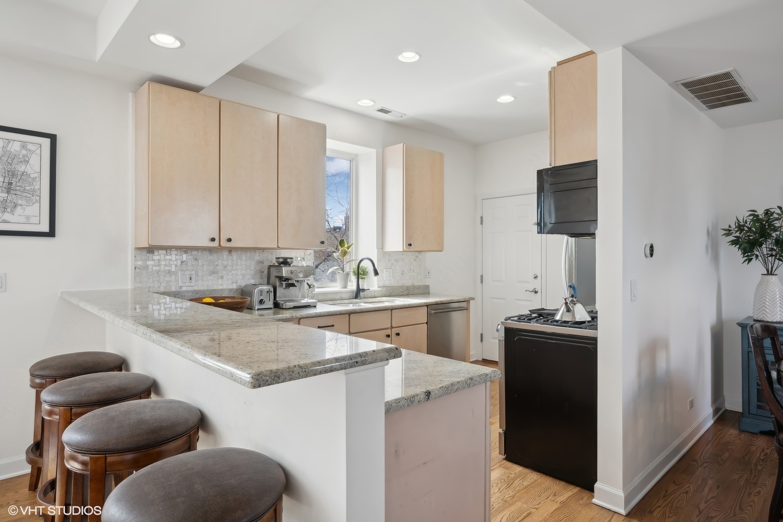 1712 N Wood Street Unit: 3E