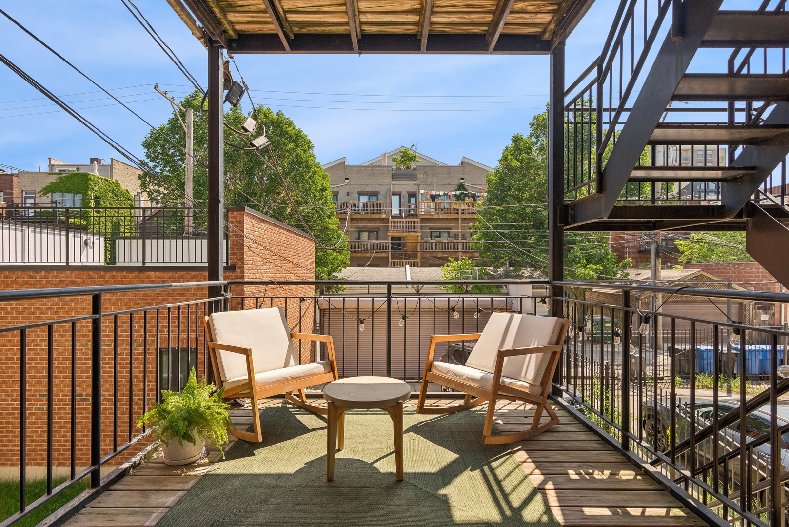 1411 N Mohawk Street Unit: 1