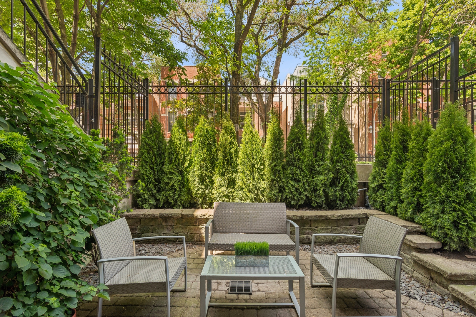 1411 N Mohawk Street Unit: 1