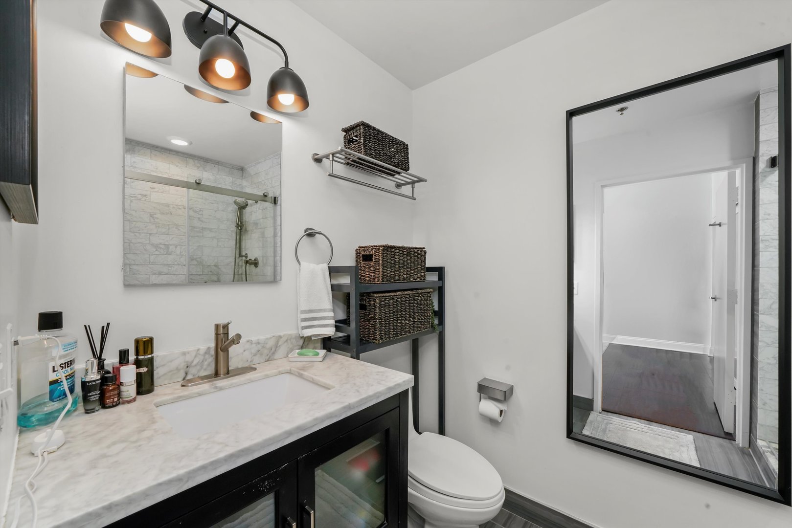 653 N Kingsbury Street Unit: 2106