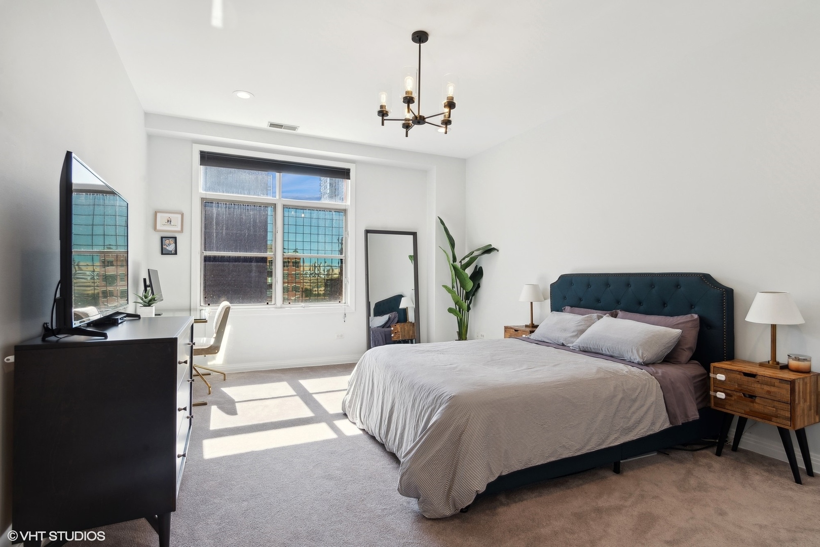 560 W Fulton Street Unit: 506