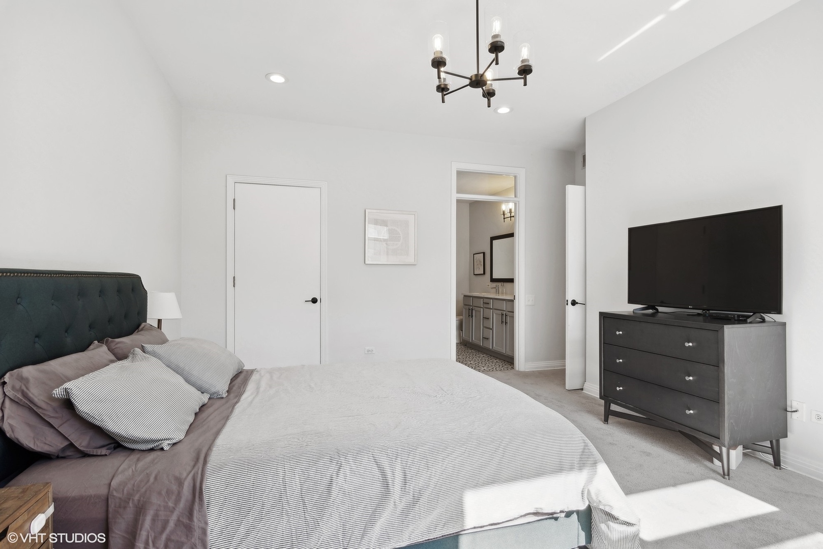 560 W Fulton Street Unit: 506