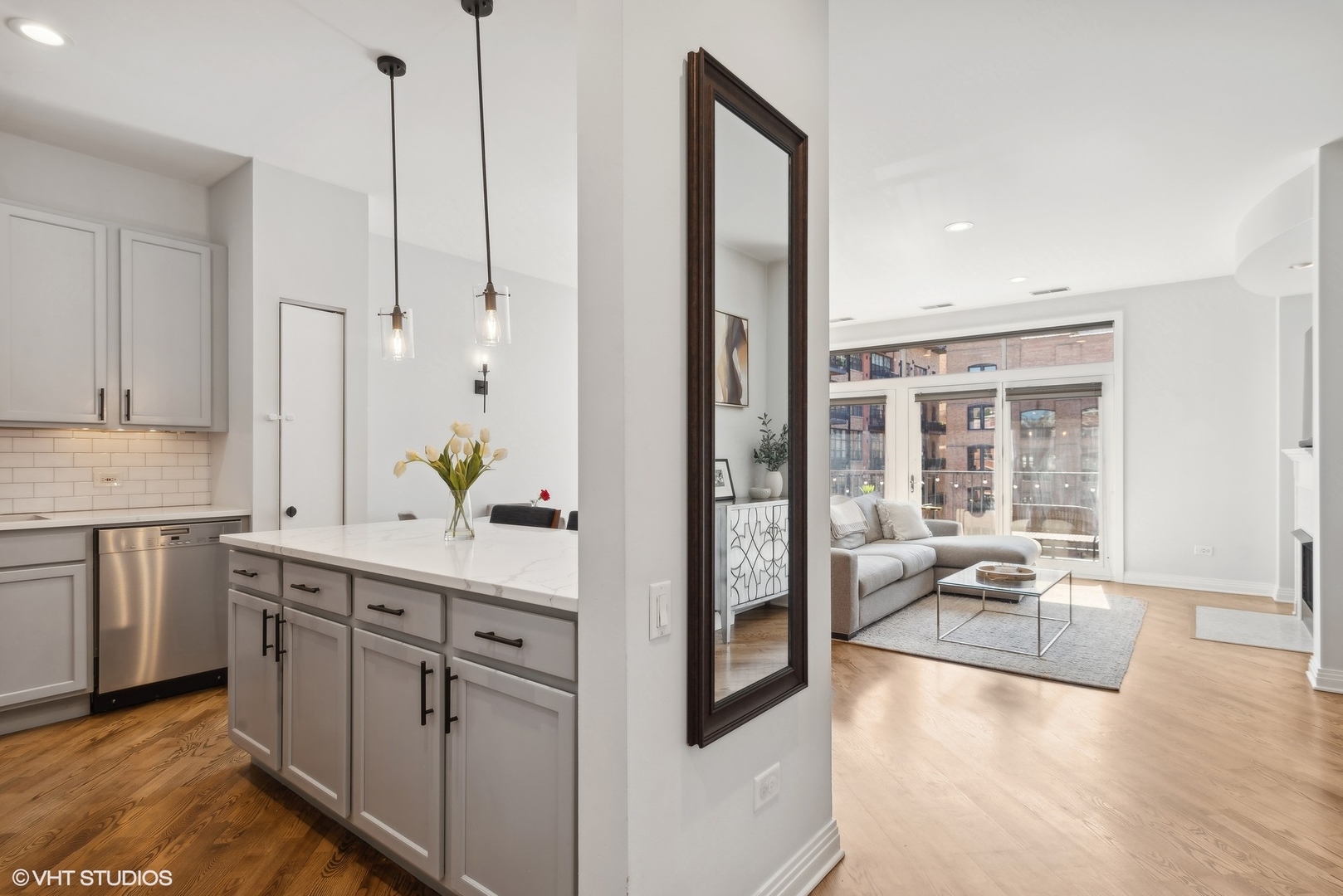 560 W Fulton Street Unit: 506