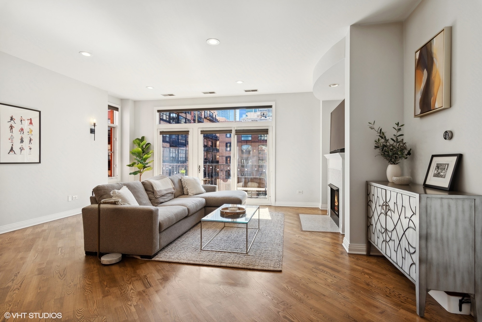 560 W Fulton Street Unit: 506