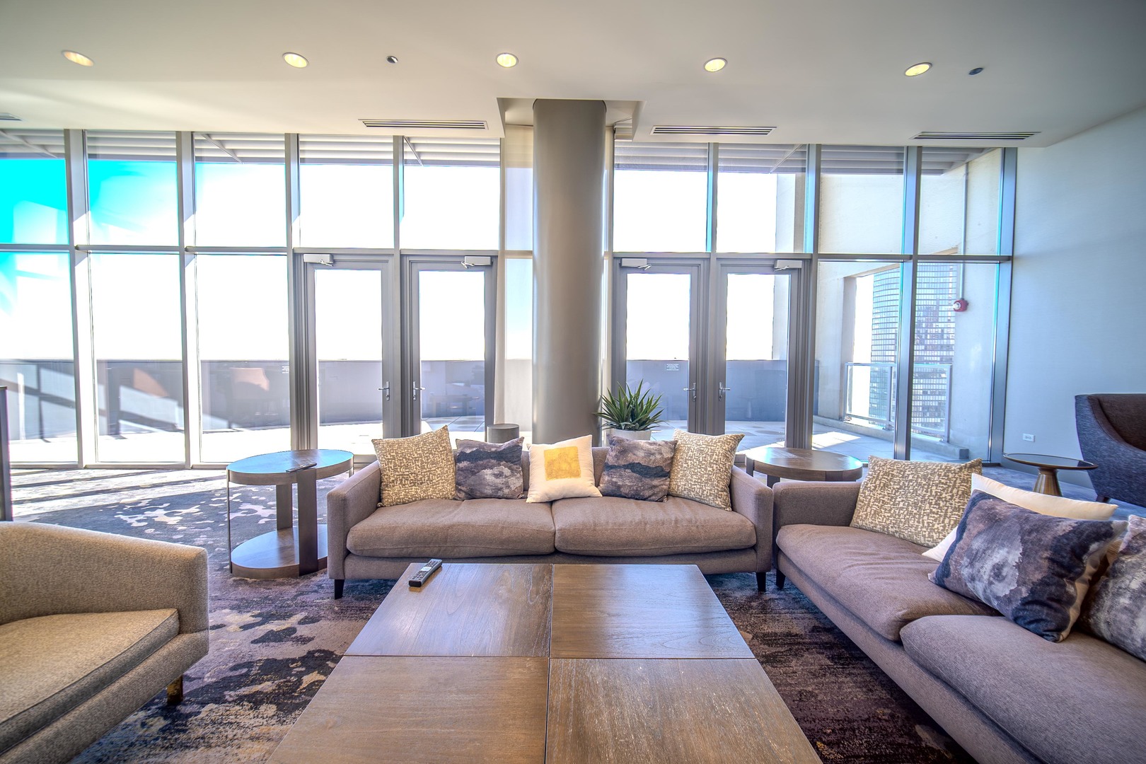 600 N Lake Shore Drive Unit: 3703