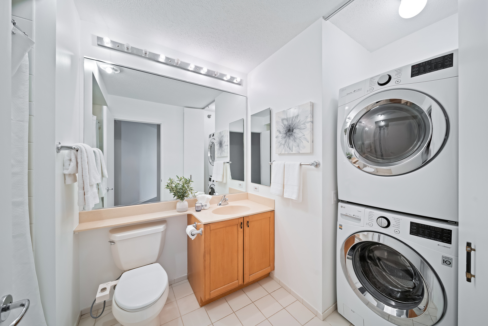 400 N LASALLE Street Unit: 1601