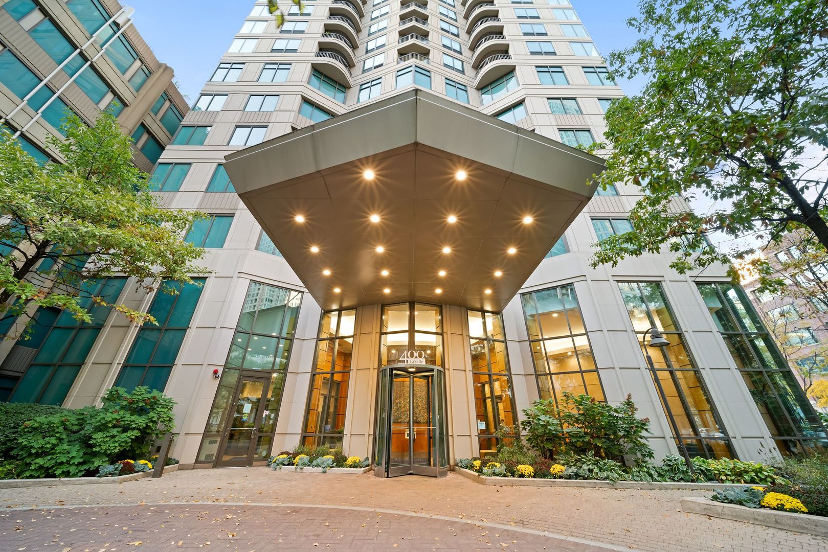 400 N LASALLE Street Unit: 1601