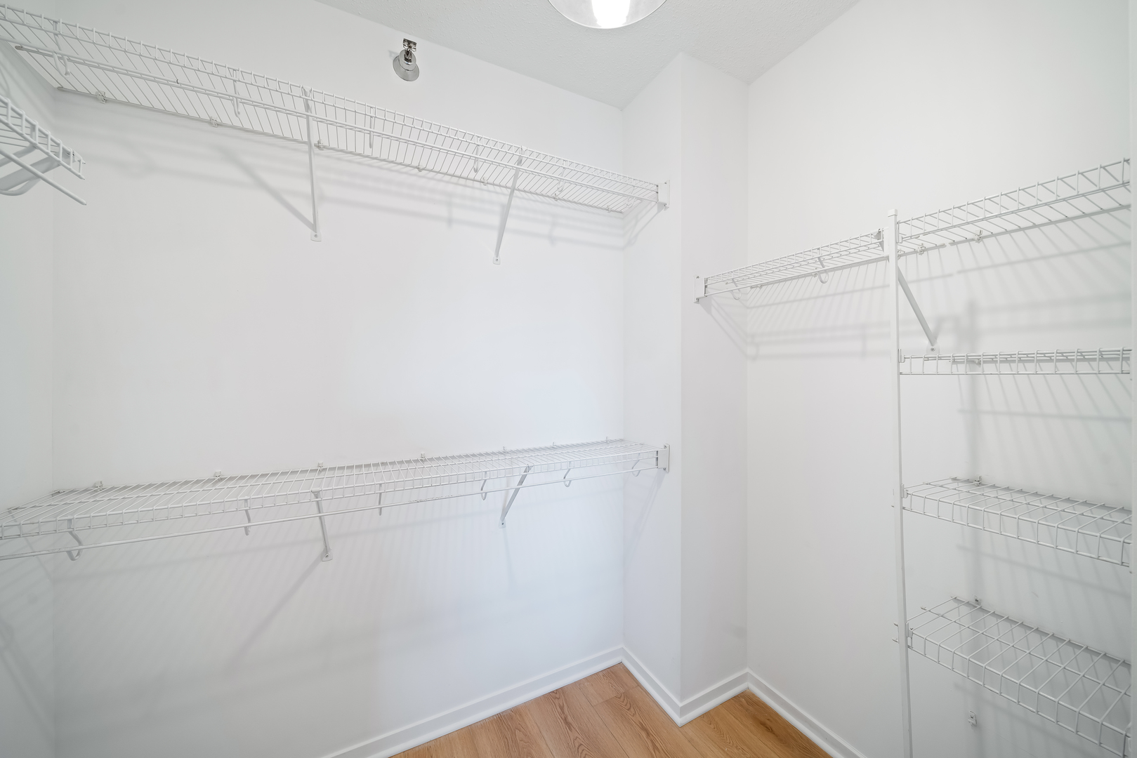 400 N LASALLE Street Unit: 1601