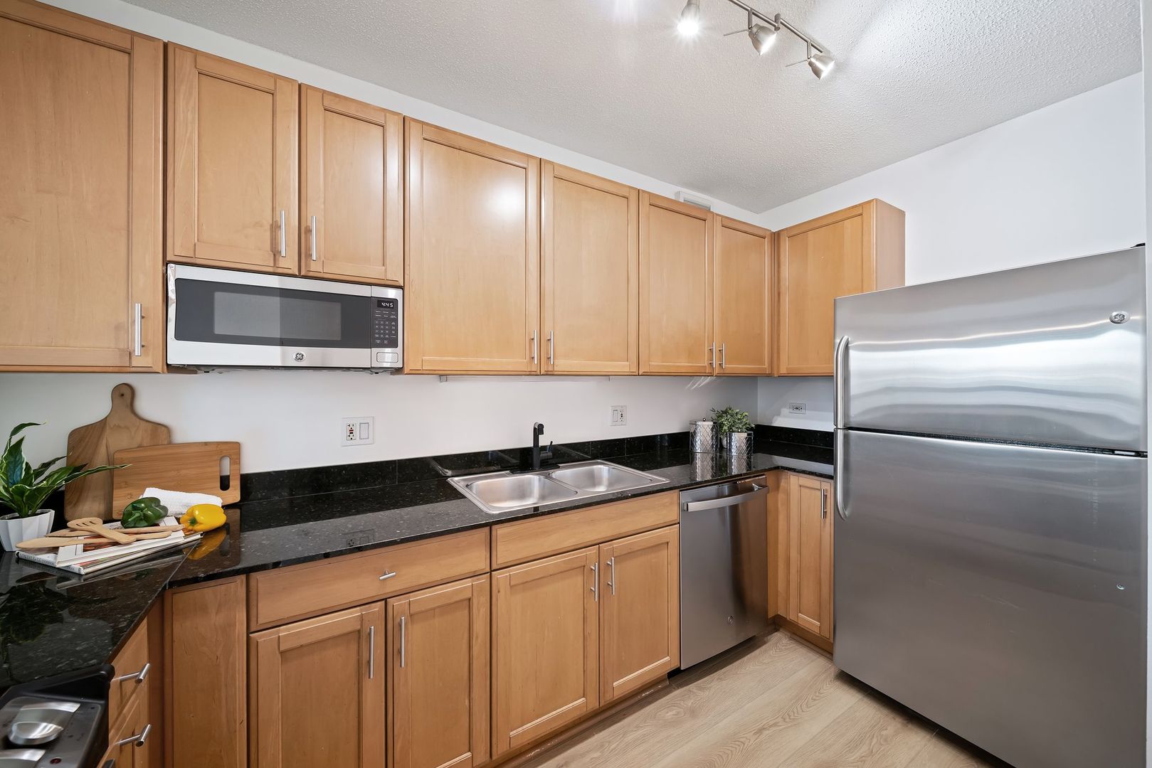 400 N LASALLE Street Unit: 1601