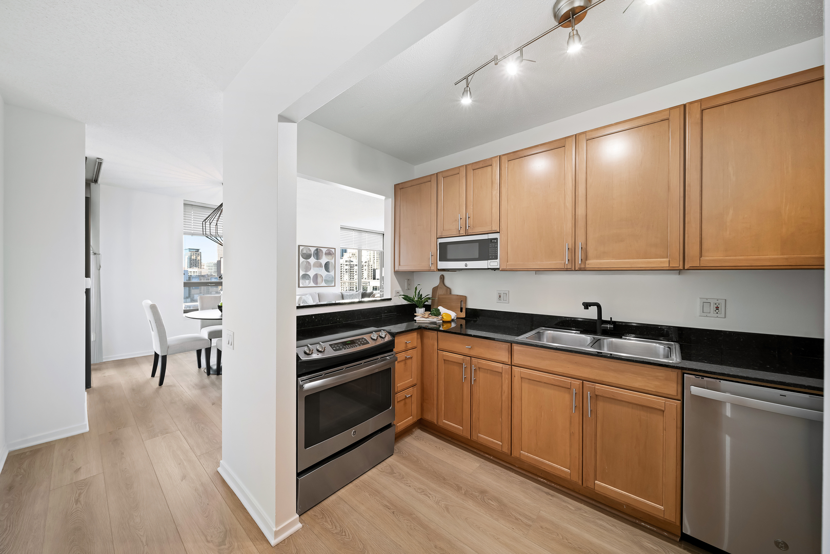 400 N LASALLE Street Unit: 1601