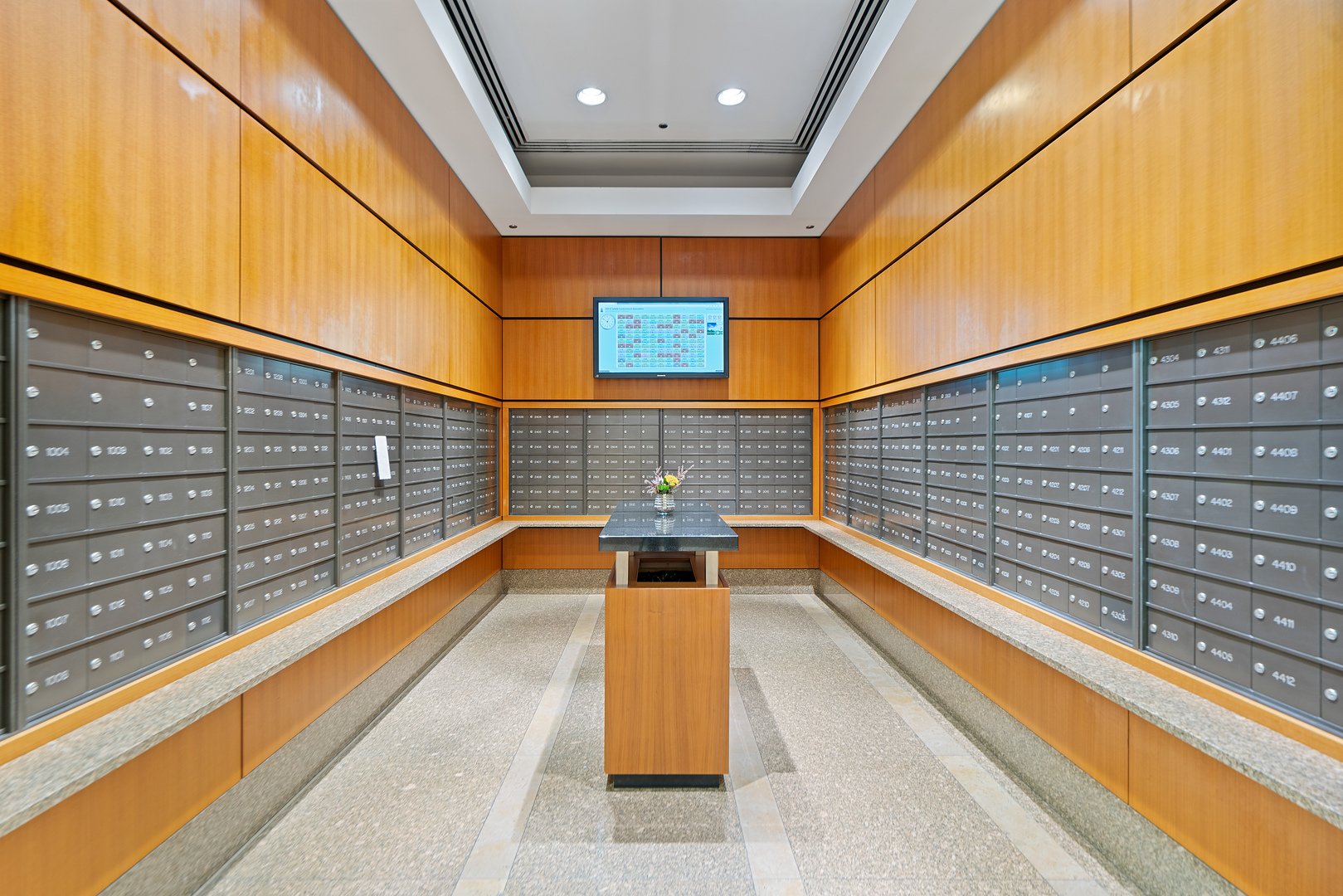 400 N LASALLE Street Unit: 1601