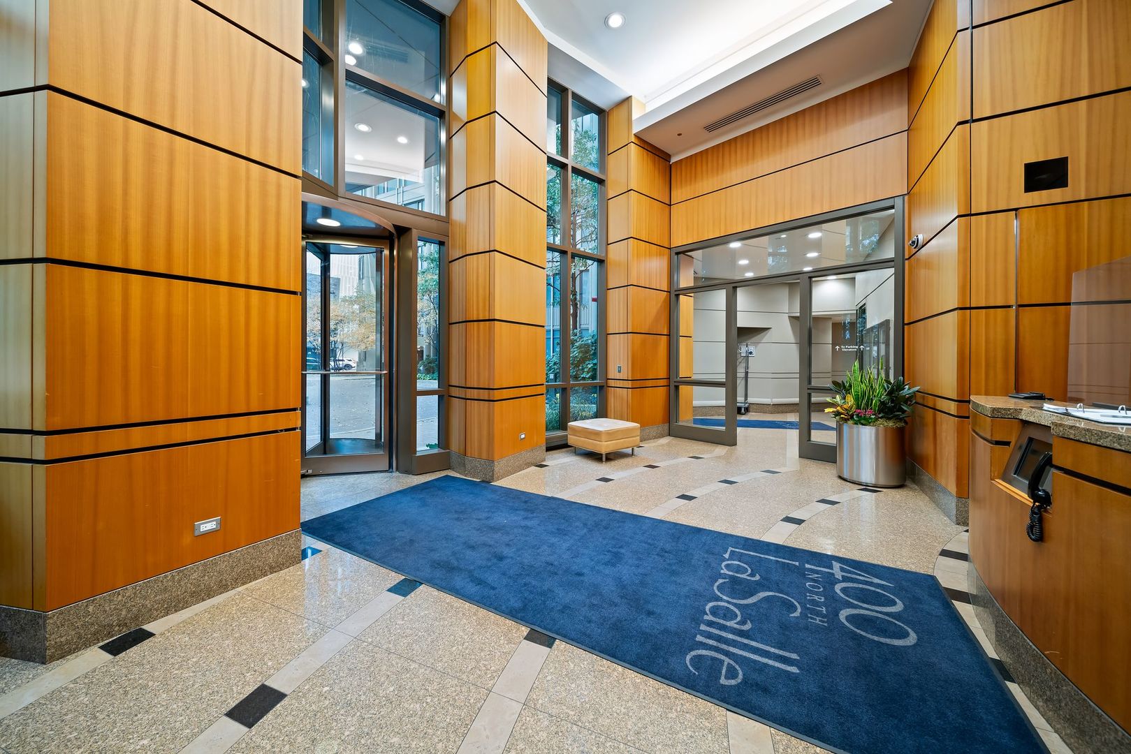 400 N LASALLE Street Unit: 1601