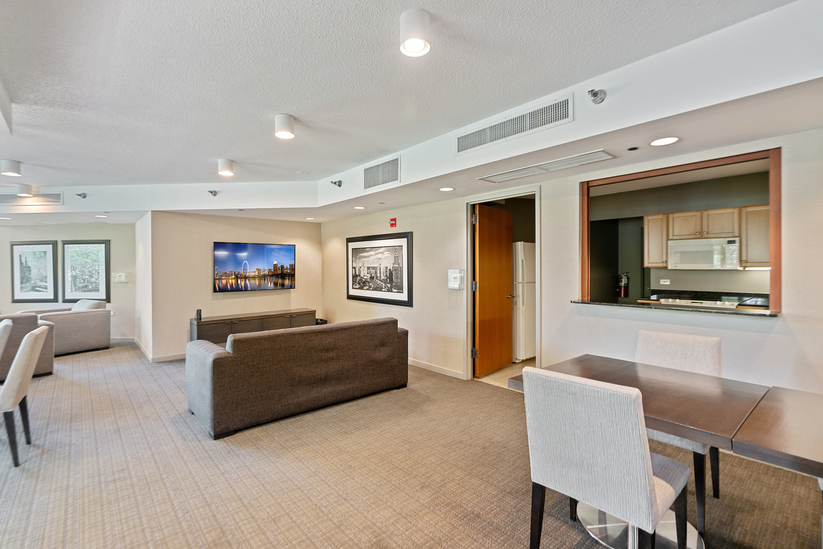400 N LASALLE Street Unit: 1601