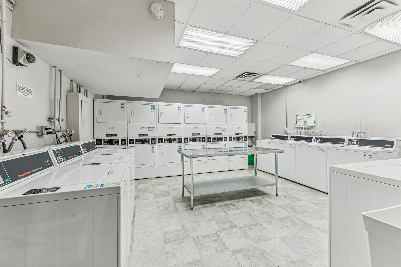 33 W Delaware Place Unit: 21K