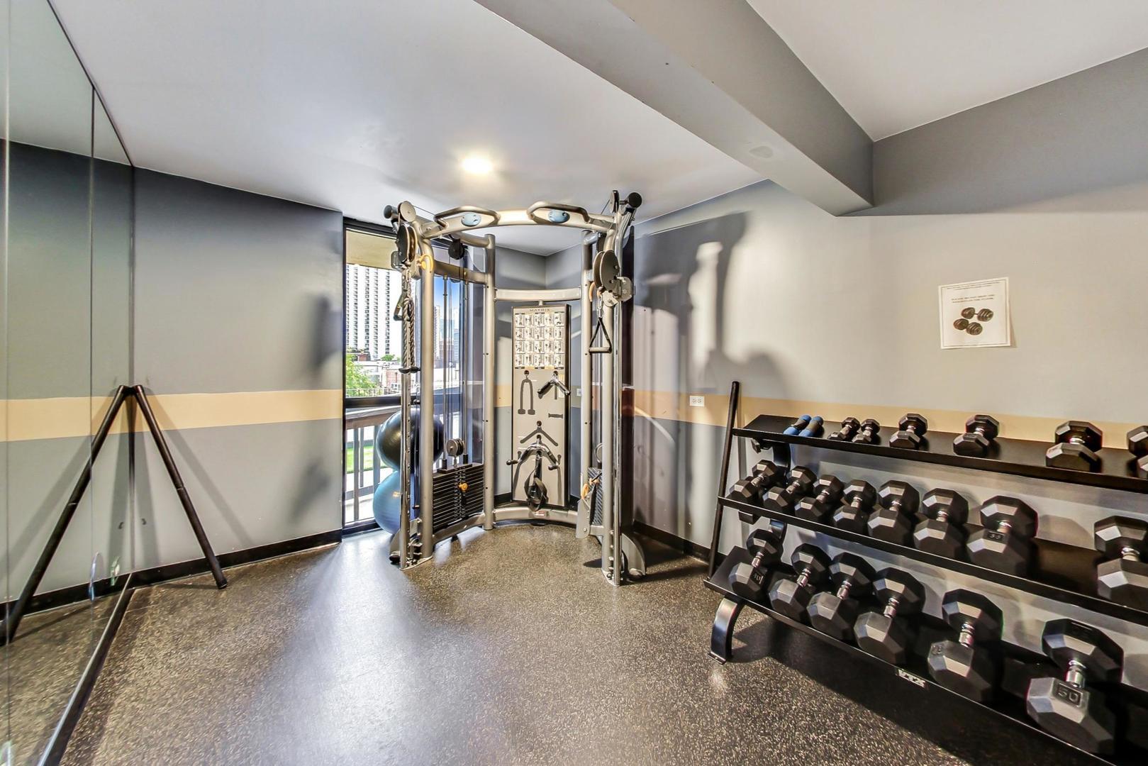 33 W Delaware Place Unit: 21K