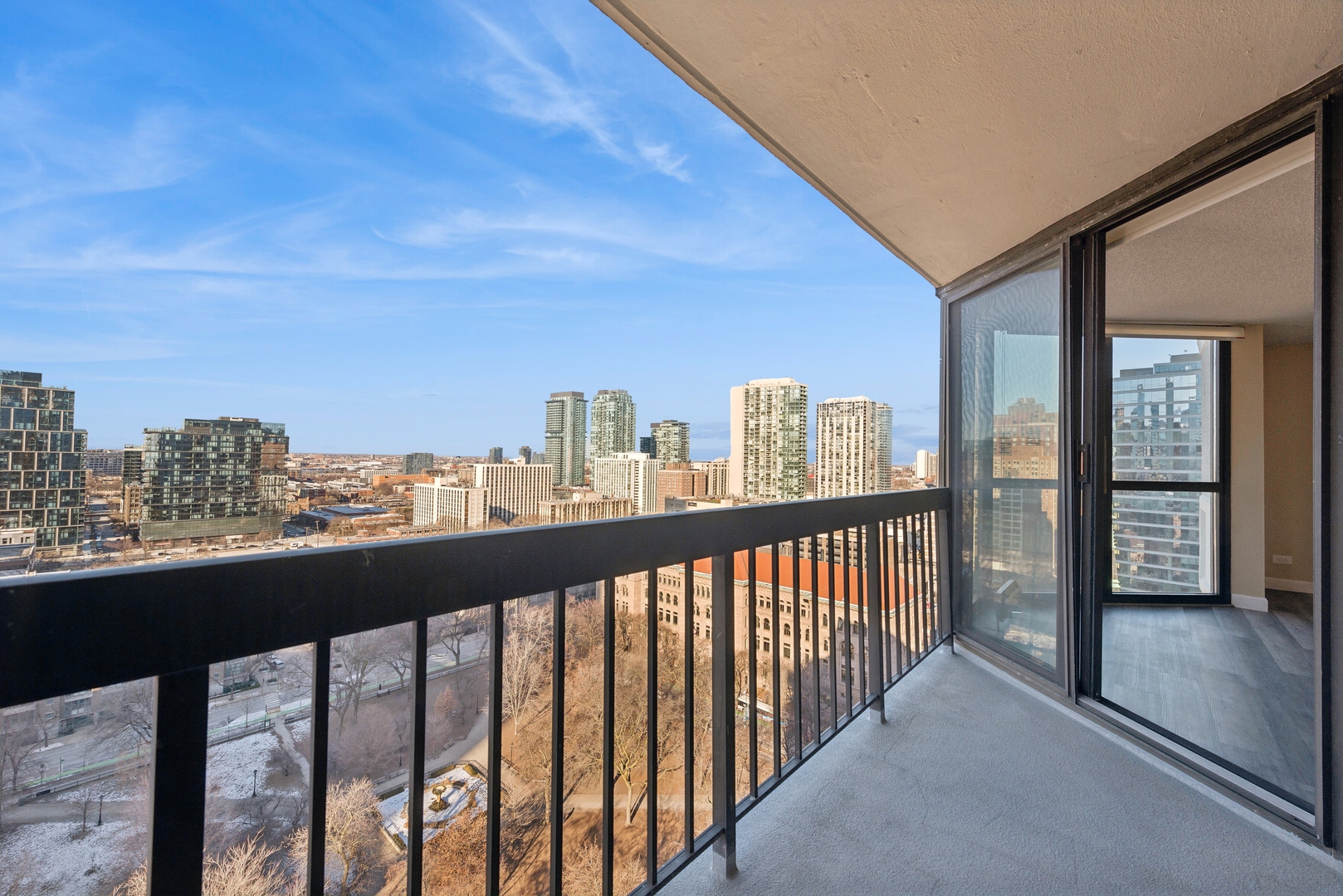 33 W Delaware Place Unit: 21K