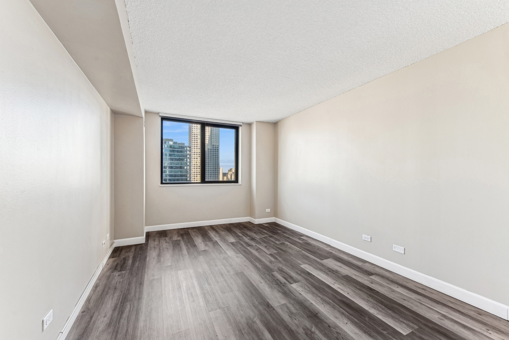 33 W Delaware Place Unit: 21K