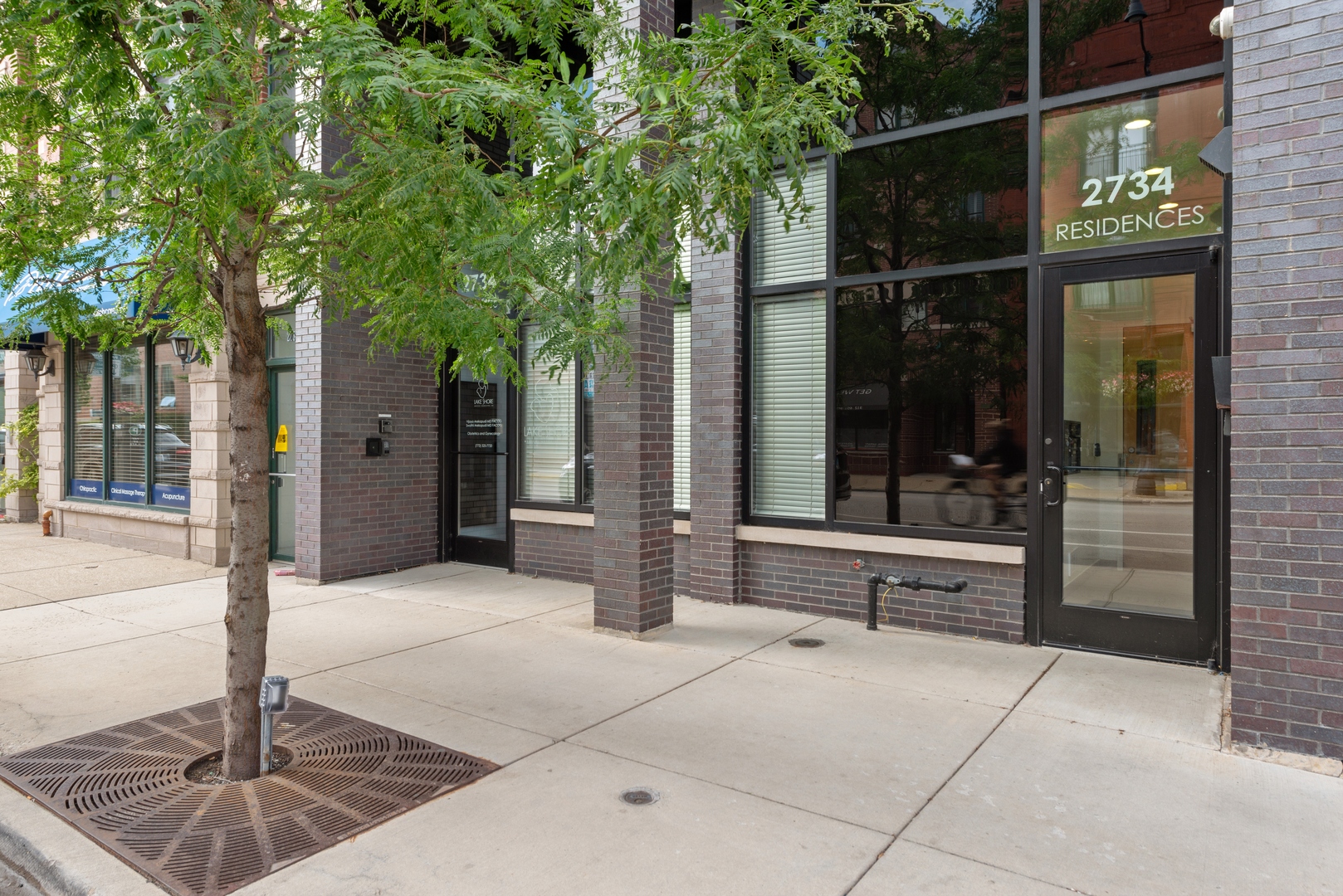 2734 N LINCOLN Avenue Unit: 2