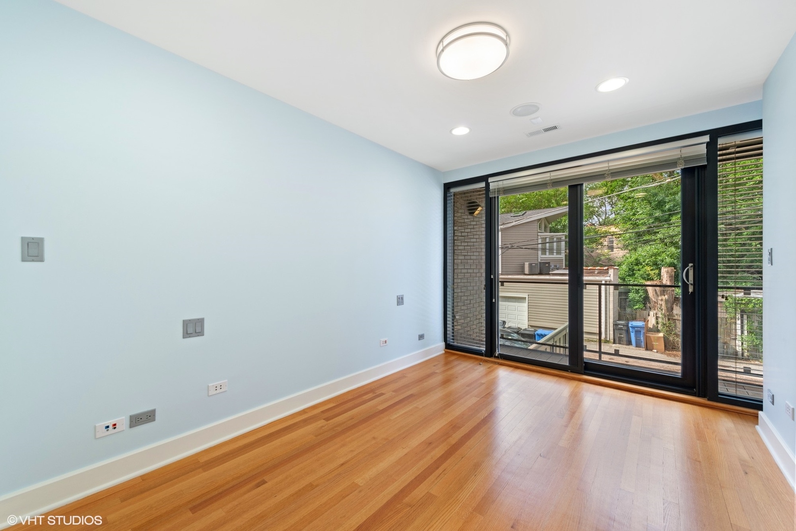 2734 N LINCOLN Avenue Unit: 2
