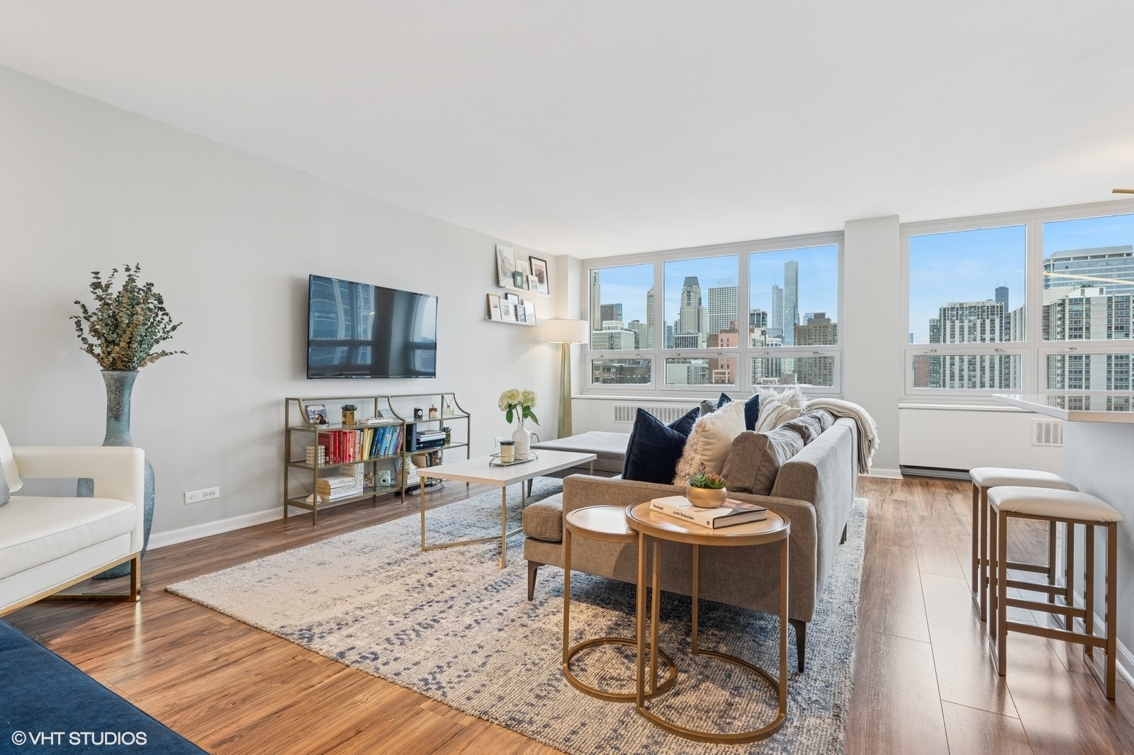 88 W Schiller Street Unit: 1906