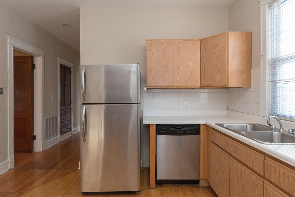 1440 W ADDISON Street Unit: 2
