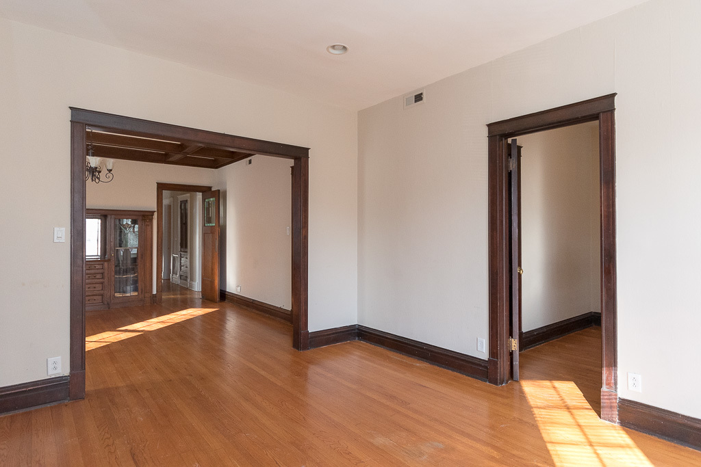 1440 W ADDISON Street Unit: 2
